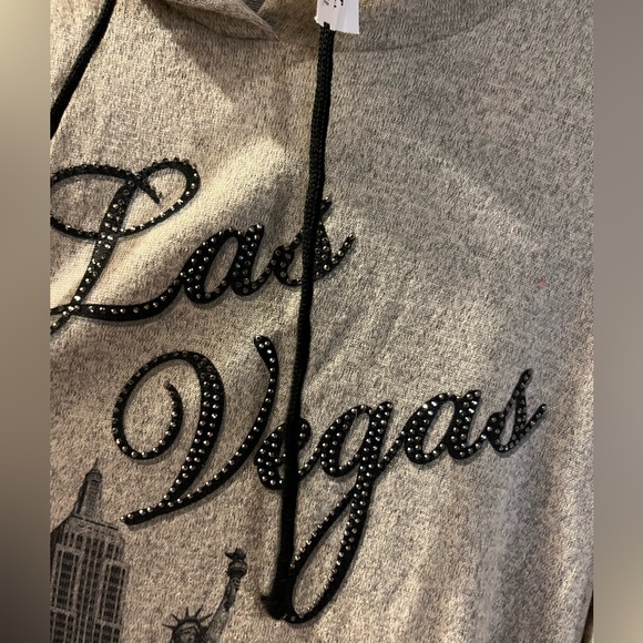 Las Vegas Hooded Shirt - Picture 3 of 8